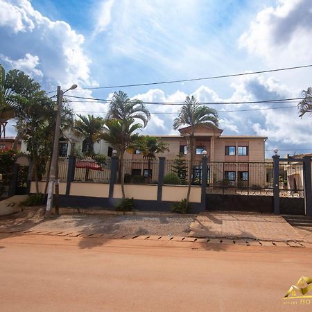 Appart'hotel Mireille Yaoundé Buitenkant foto