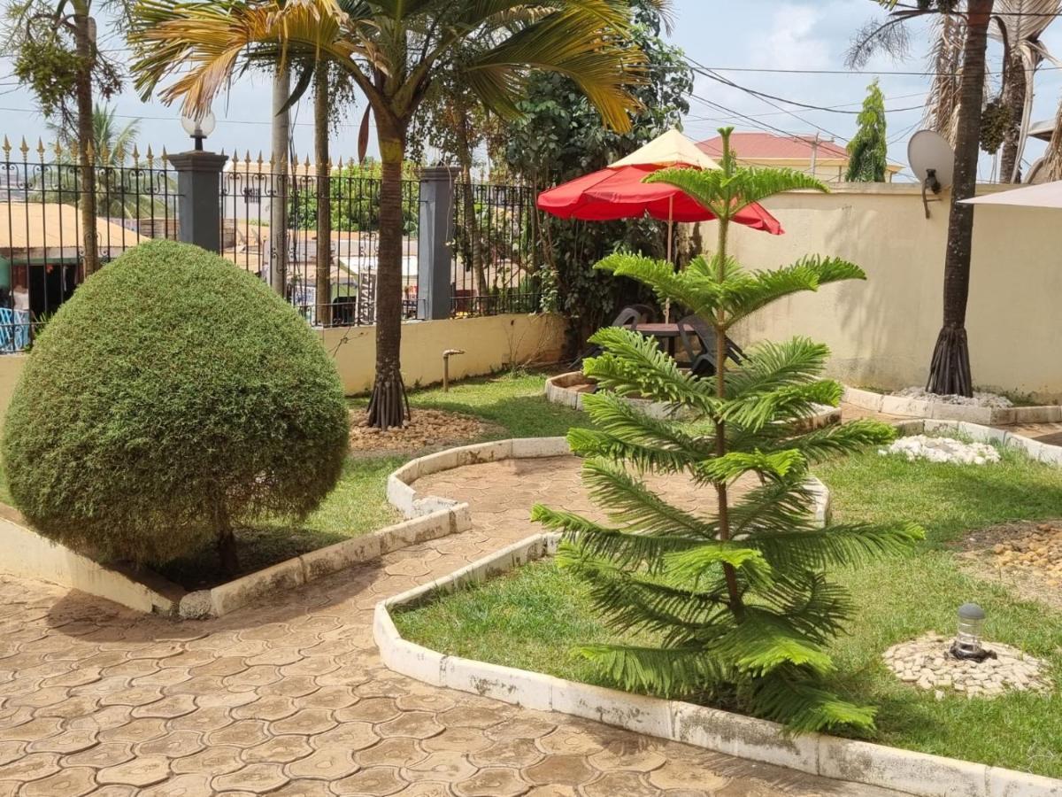Appart'hotel Mireille Yaoundé Buitenkant foto