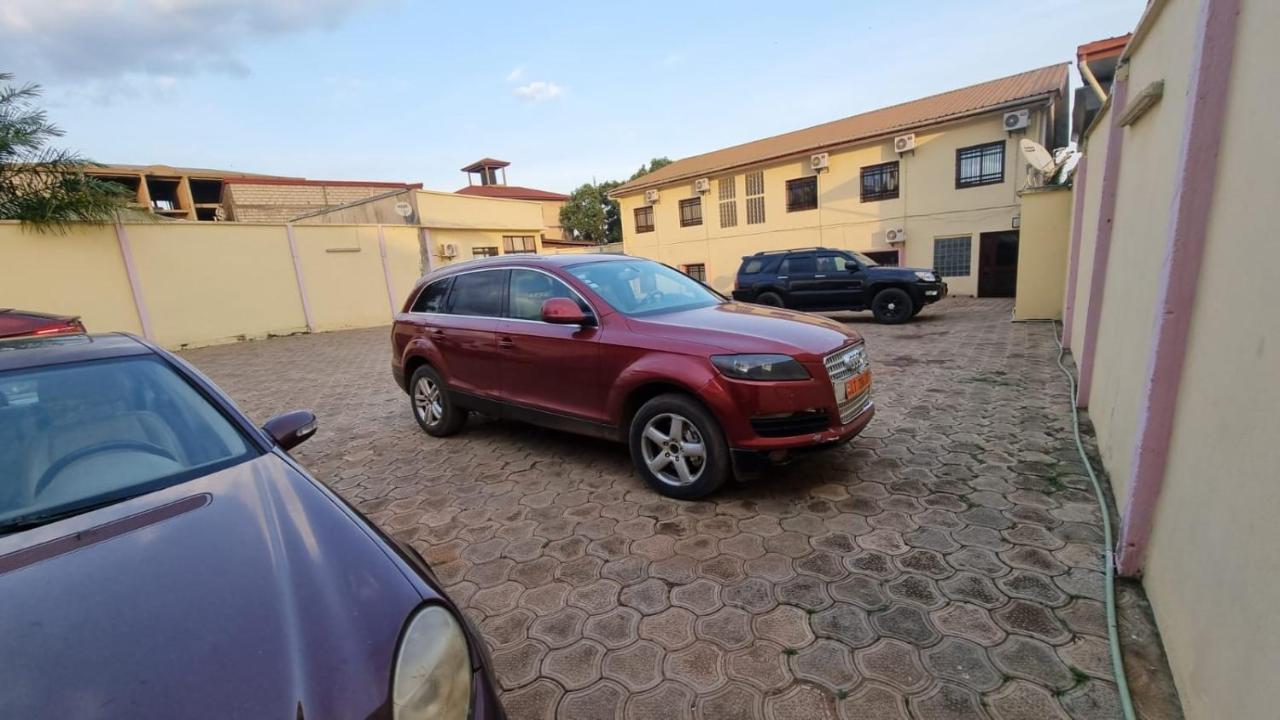 Appart'hotel Mireille Yaoundé Buitenkant foto