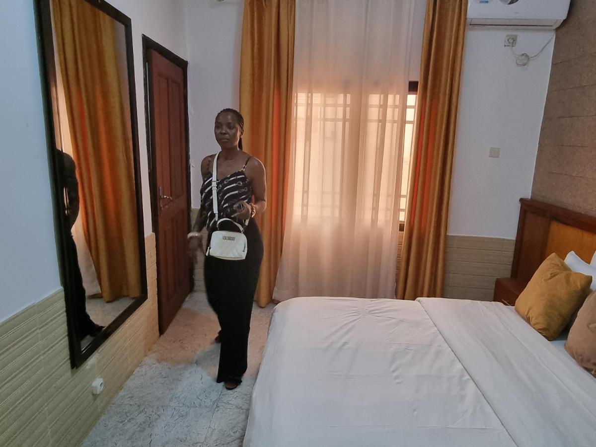 Appart'hotel Mireille Yaoundé Buitenkant foto