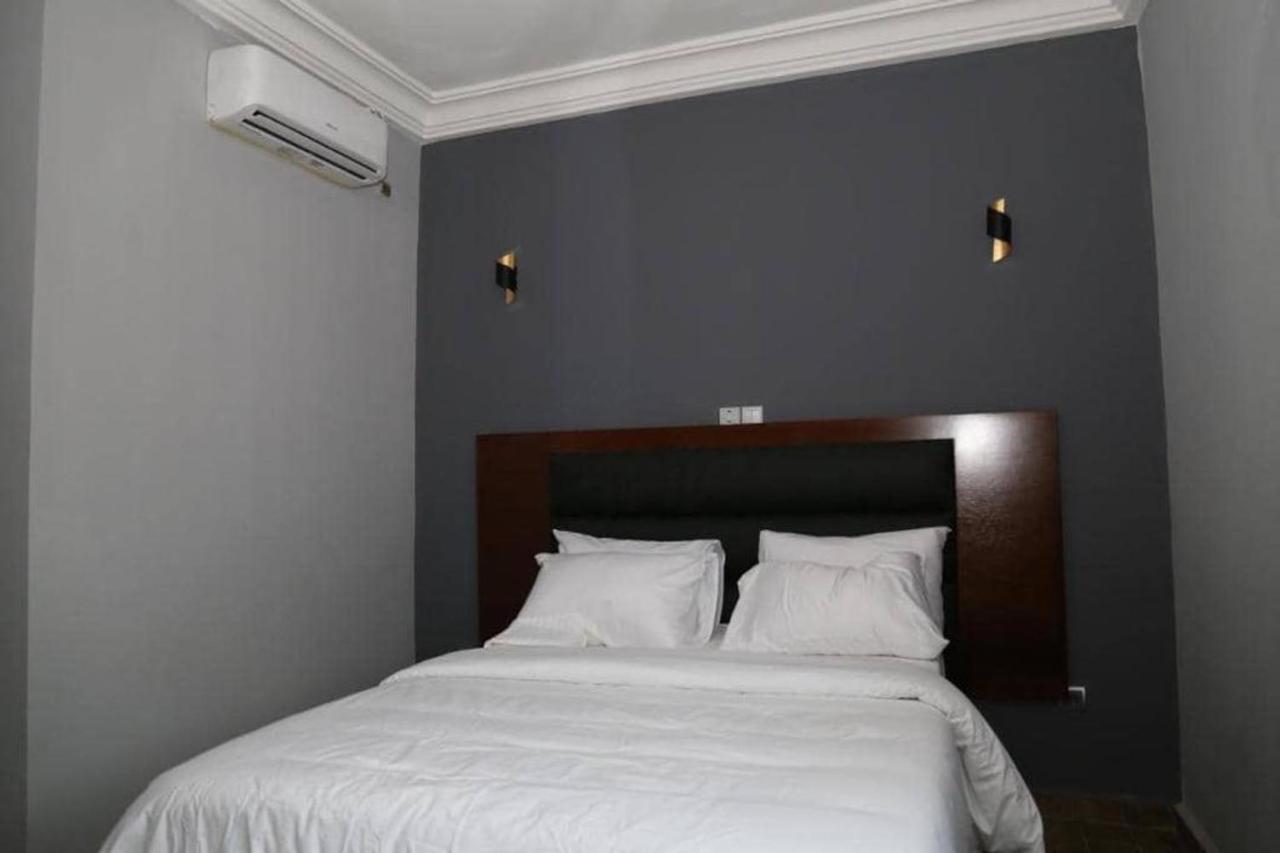 Appart'hotel Mireille Yaoundé Buitenkant foto