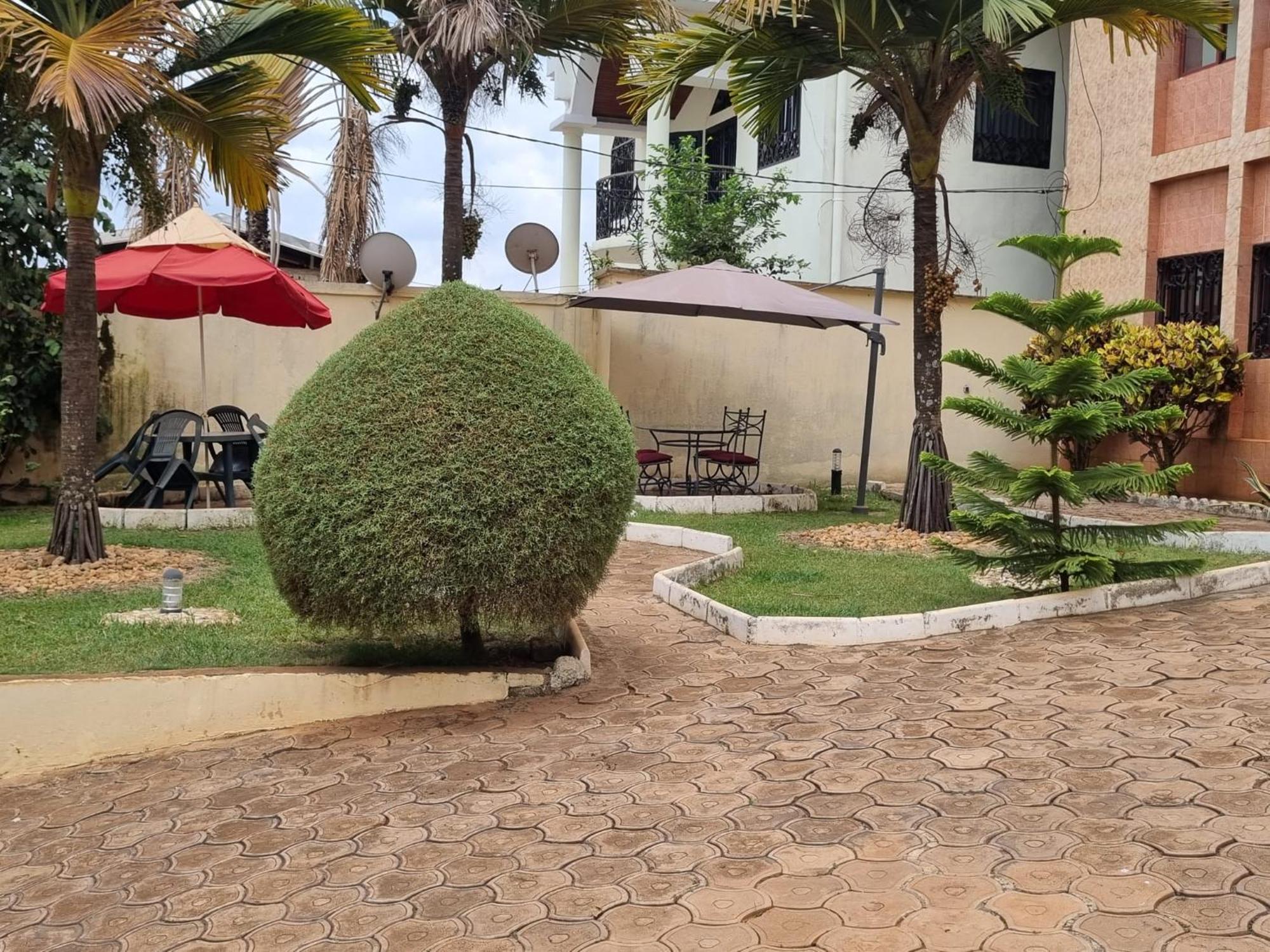 Appart'hotel Mireille Yaoundé Buitenkant foto