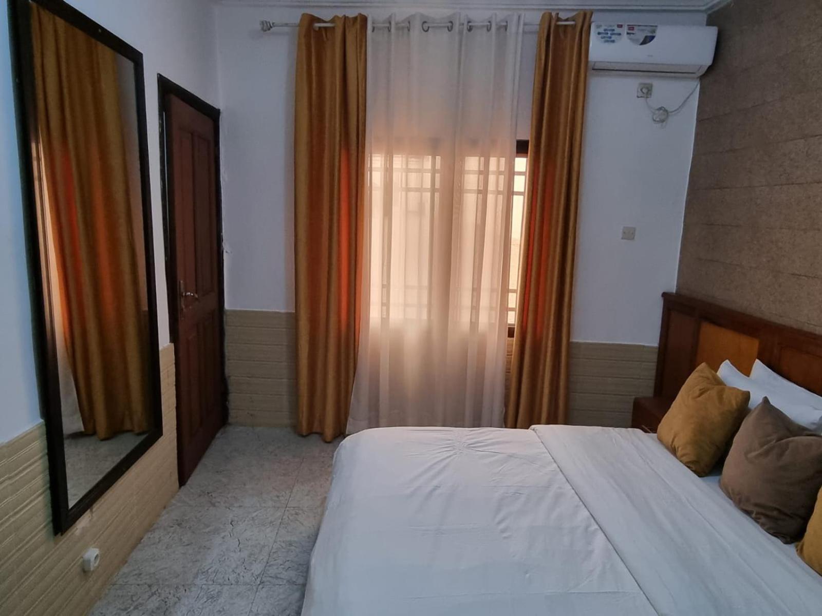 Appart'hotel Mireille Yaoundé Buitenkant foto