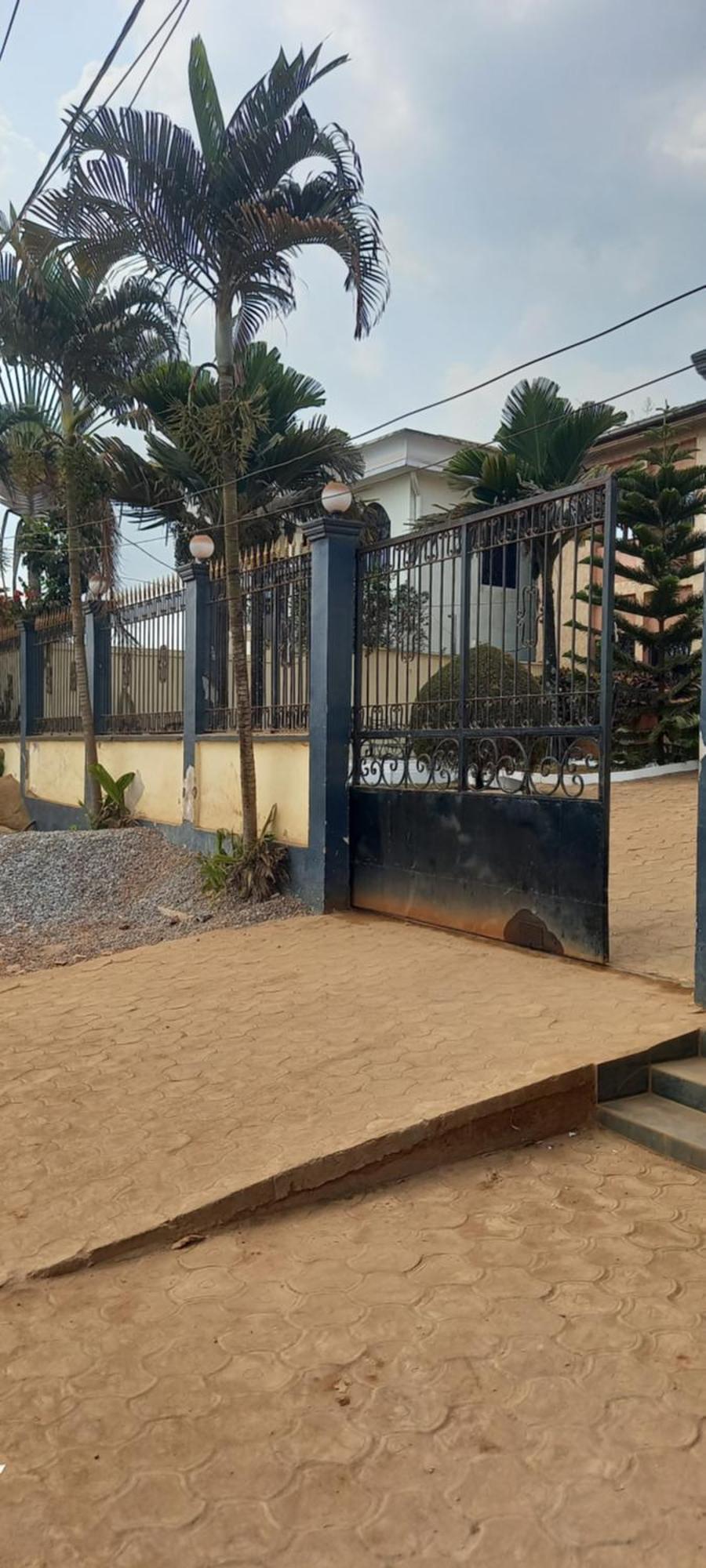 Appart'hotel Mireille Yaoundé Buitenkant foto