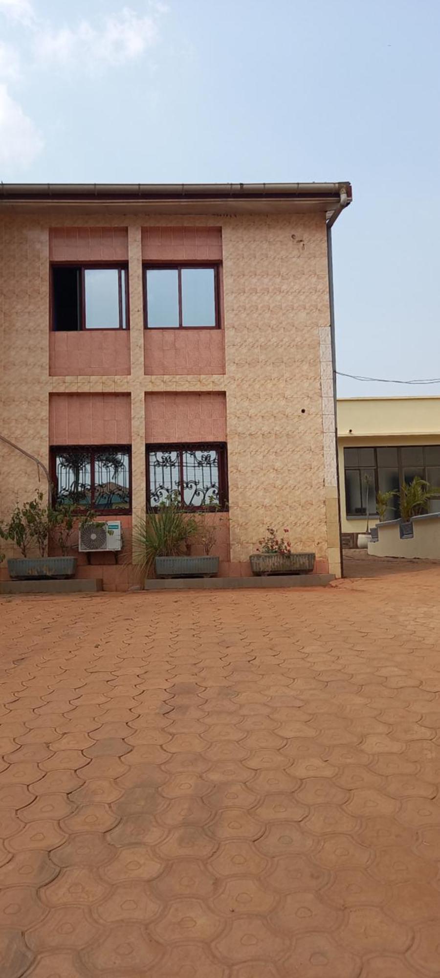 Appart'hotel Mireille Yaoundé Buitenkant foto